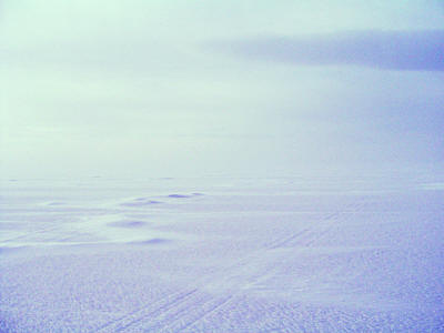 Тундровый пейзаж на льду Волги