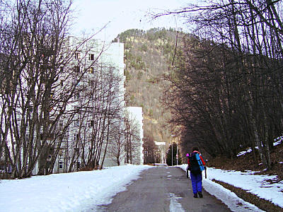 Посёлок Буково (Нижний Архыз) с видом на гору Верблюд