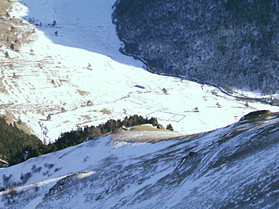 Долина Марухи у урочища Джу-Мга, ферма под горой Пастухова