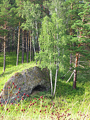 Грот на реке Чулым