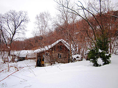 Хижины в урочище Гусиха на Волге