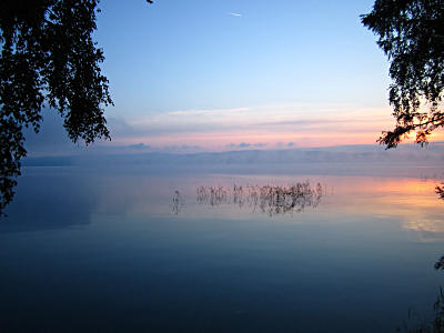 Утренний туман на озере Парное