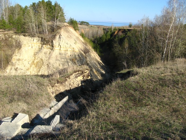 Глубокий овраг